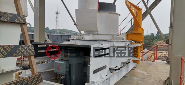 錘破、對(duì)輥破、立軸沖擊破三種制砂設(shè)備優(yōu)劣對(duì)比