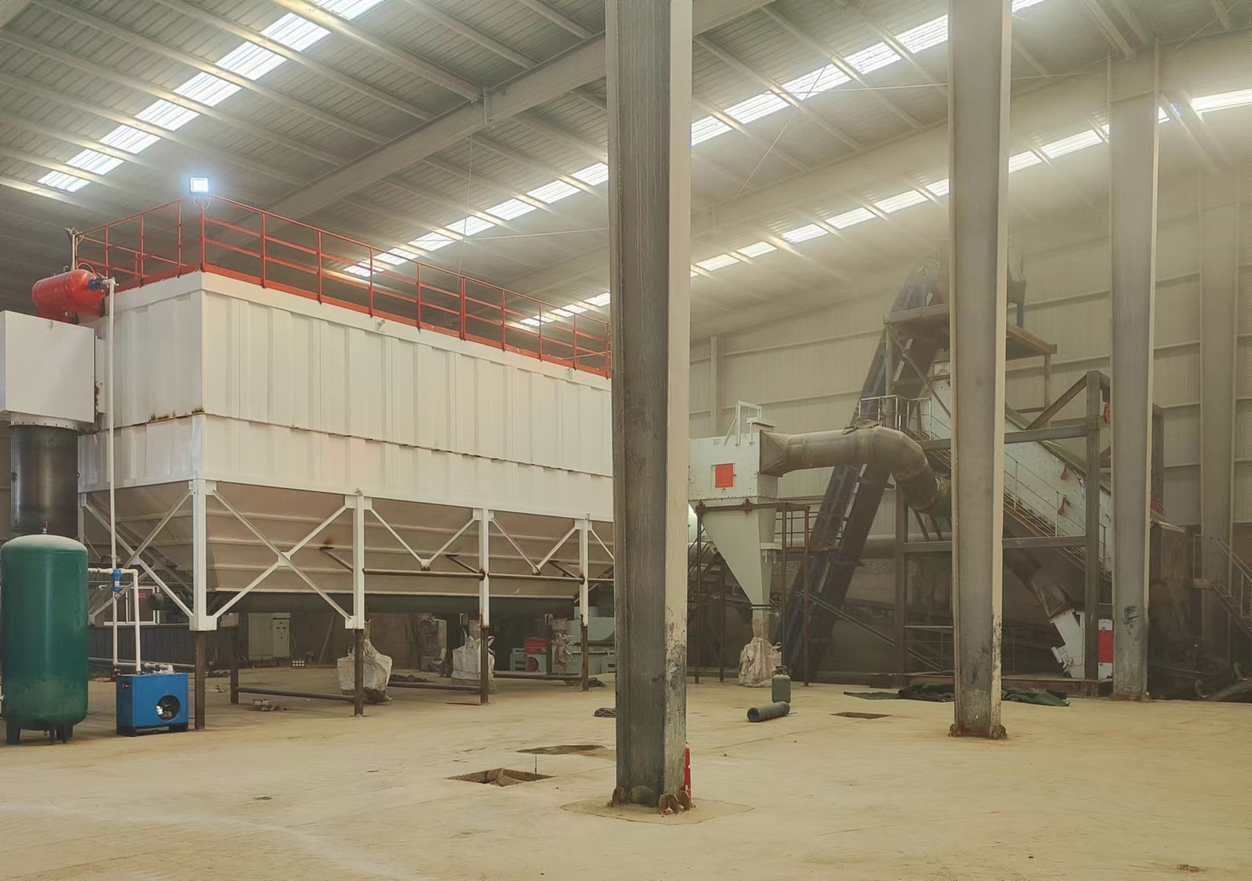 與平面制砂相比，干法制砂樓有哪些優(yōu)勢？