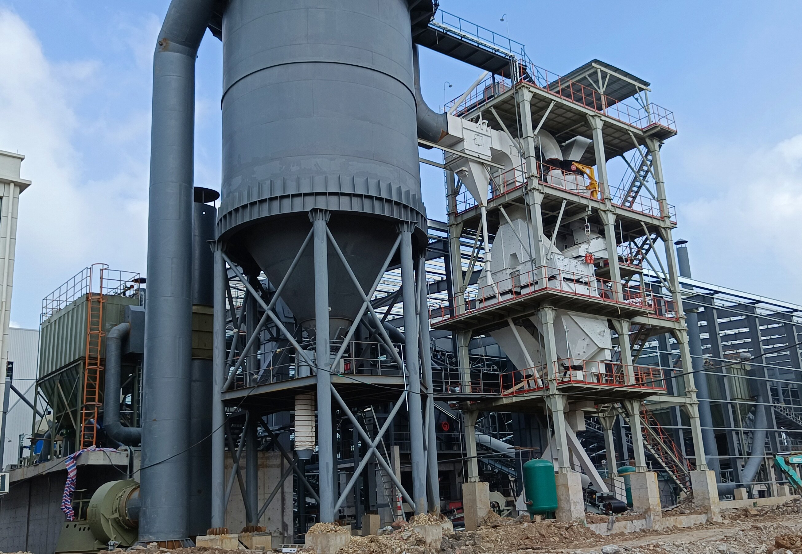 一文讀懂制砂樓：現(xiàn)代砂石生產(chǎn)的 “智能王牌”，環(huán)保高產(chǎn)雙在線！